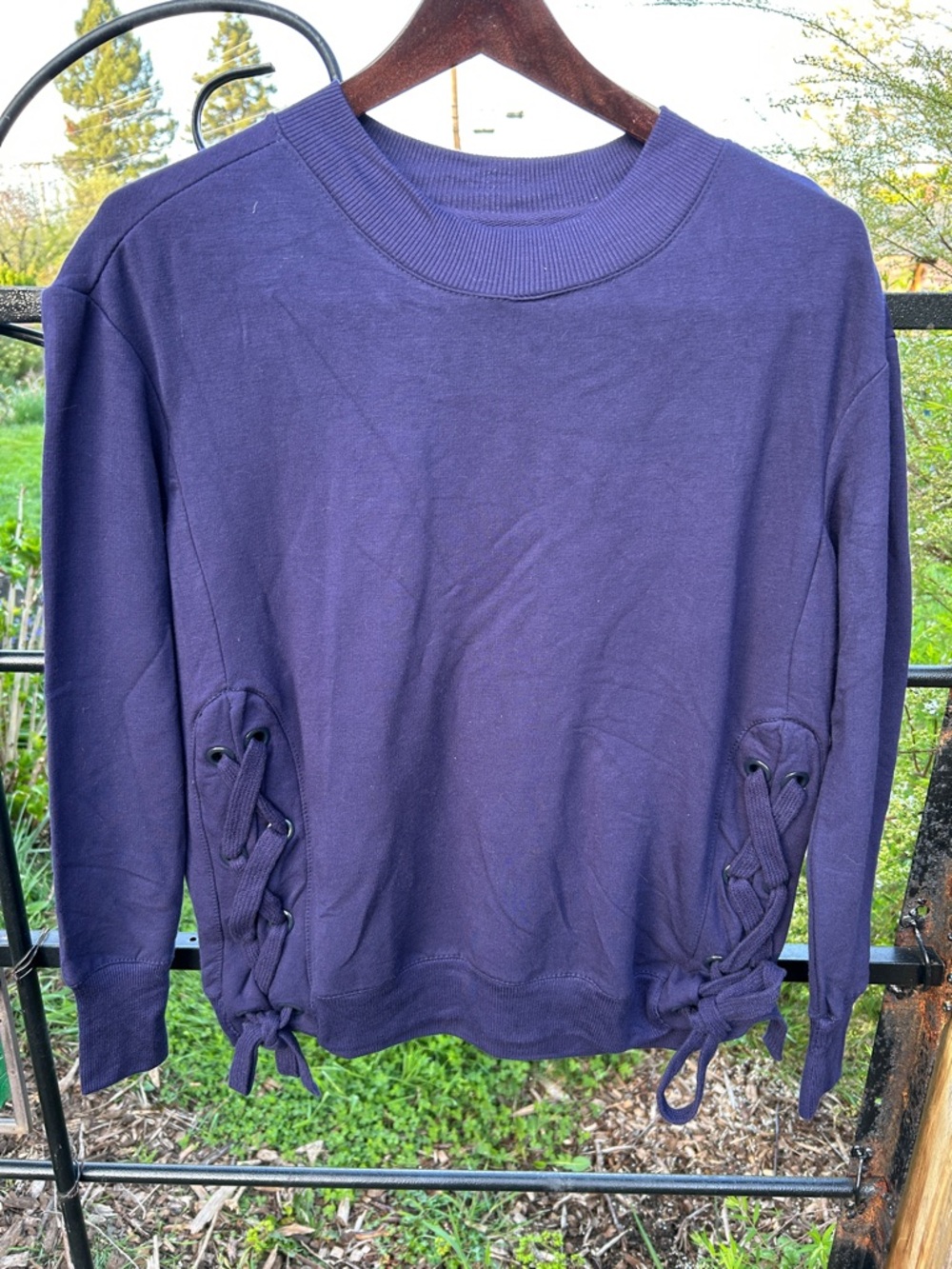 Absolutely Fit by Vogo navy rayon blend crew neck light sweater size S